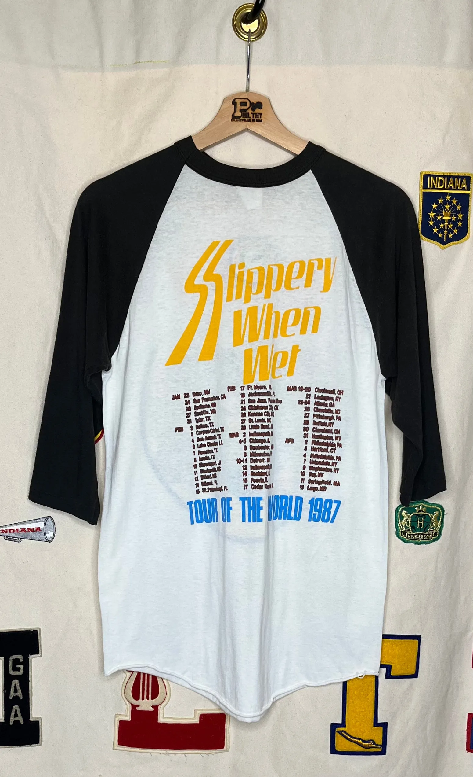 Bon Jovi Slippery When Wet Tour Raglan T-Shirt: L