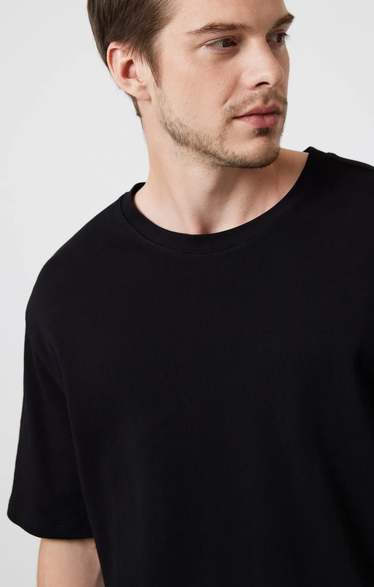 DROP SHOULDER T-SHIRT IN BLACK