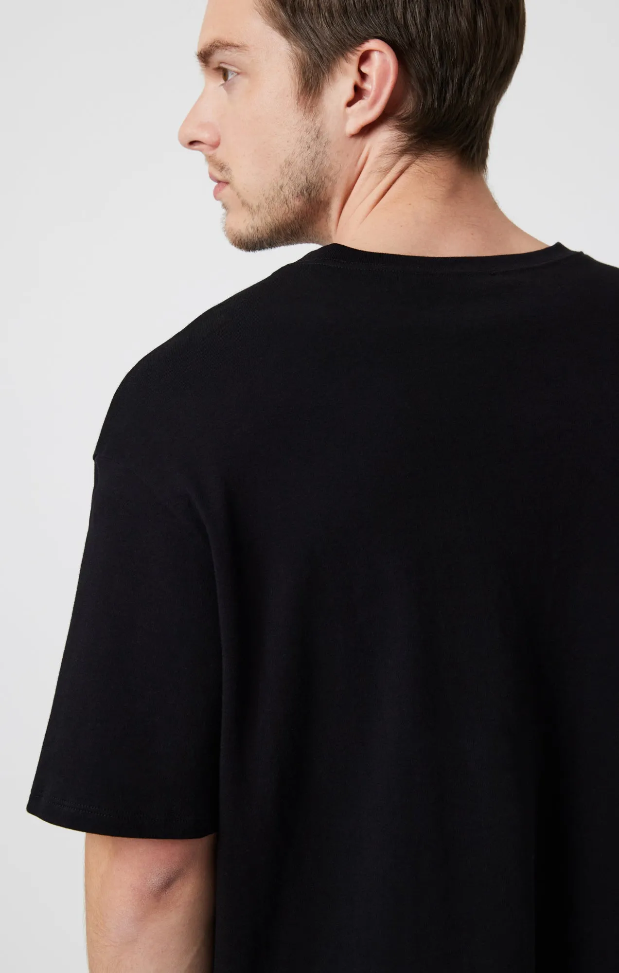 DROP SHOULDER T-SHIRT IN BLACK